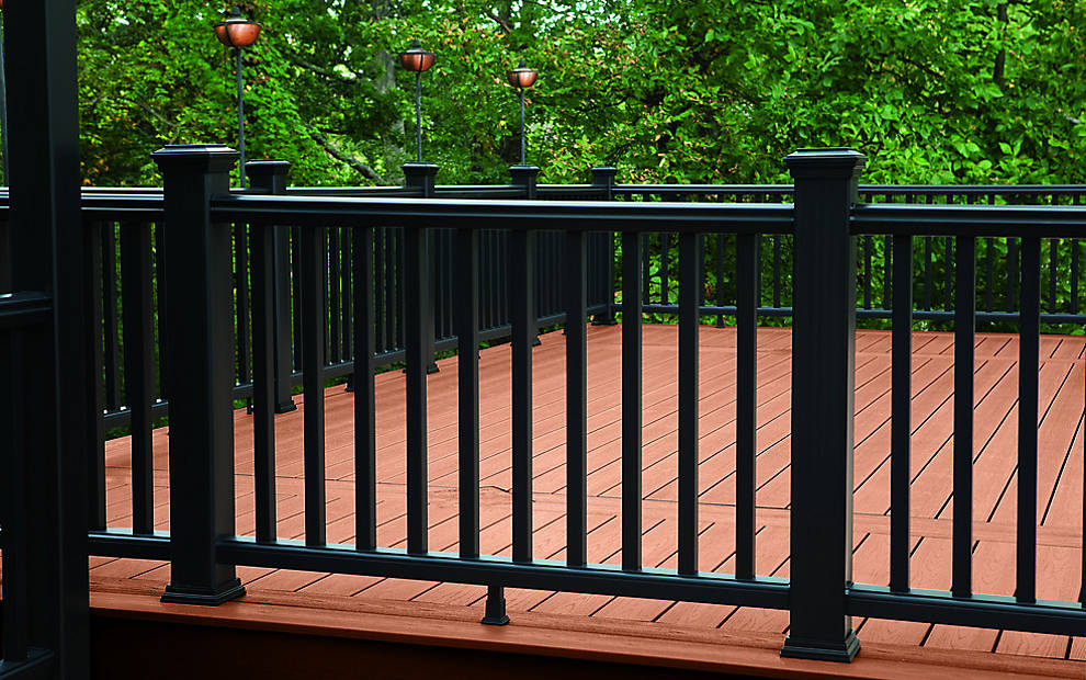 trex Transcend railing in charcoal-black 