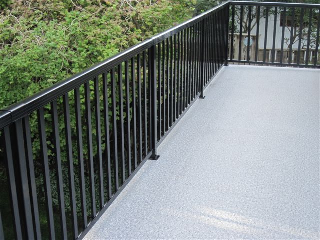 Vista Rail Systems, wide picket Fence example